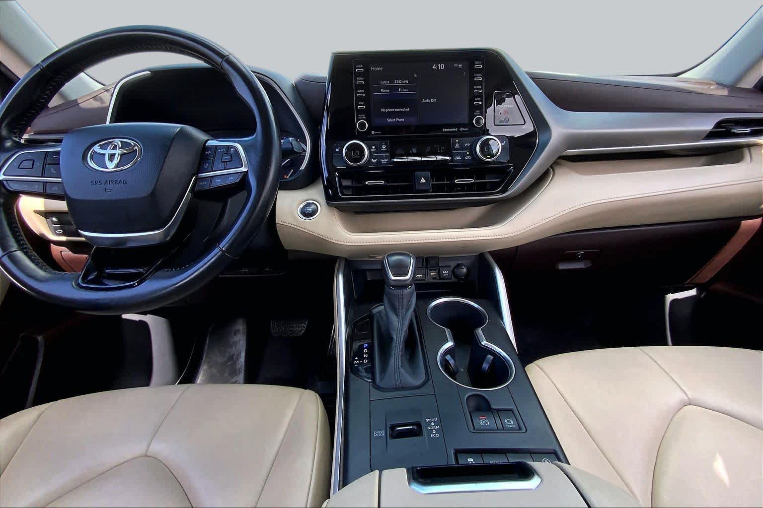 2020 Toyota Highlander XLE Opulent Amber at Group 1 Toyota Southwest
