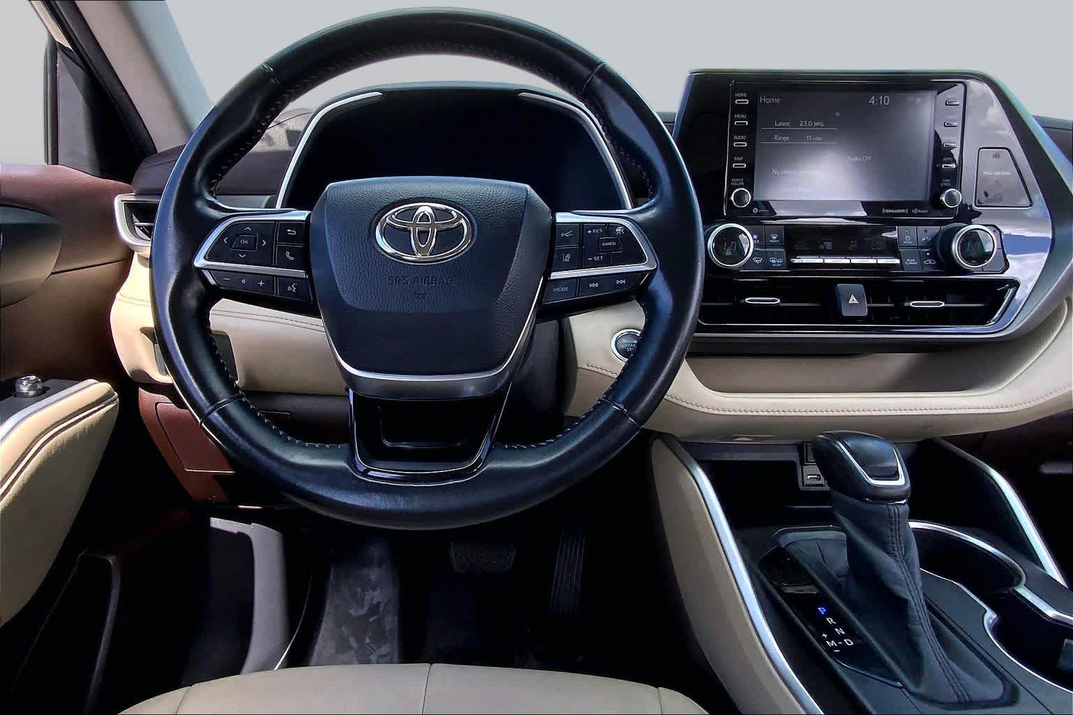 2020 Toyota Highlander XLE Opulent Amber at Group 1 Toyota Southwest