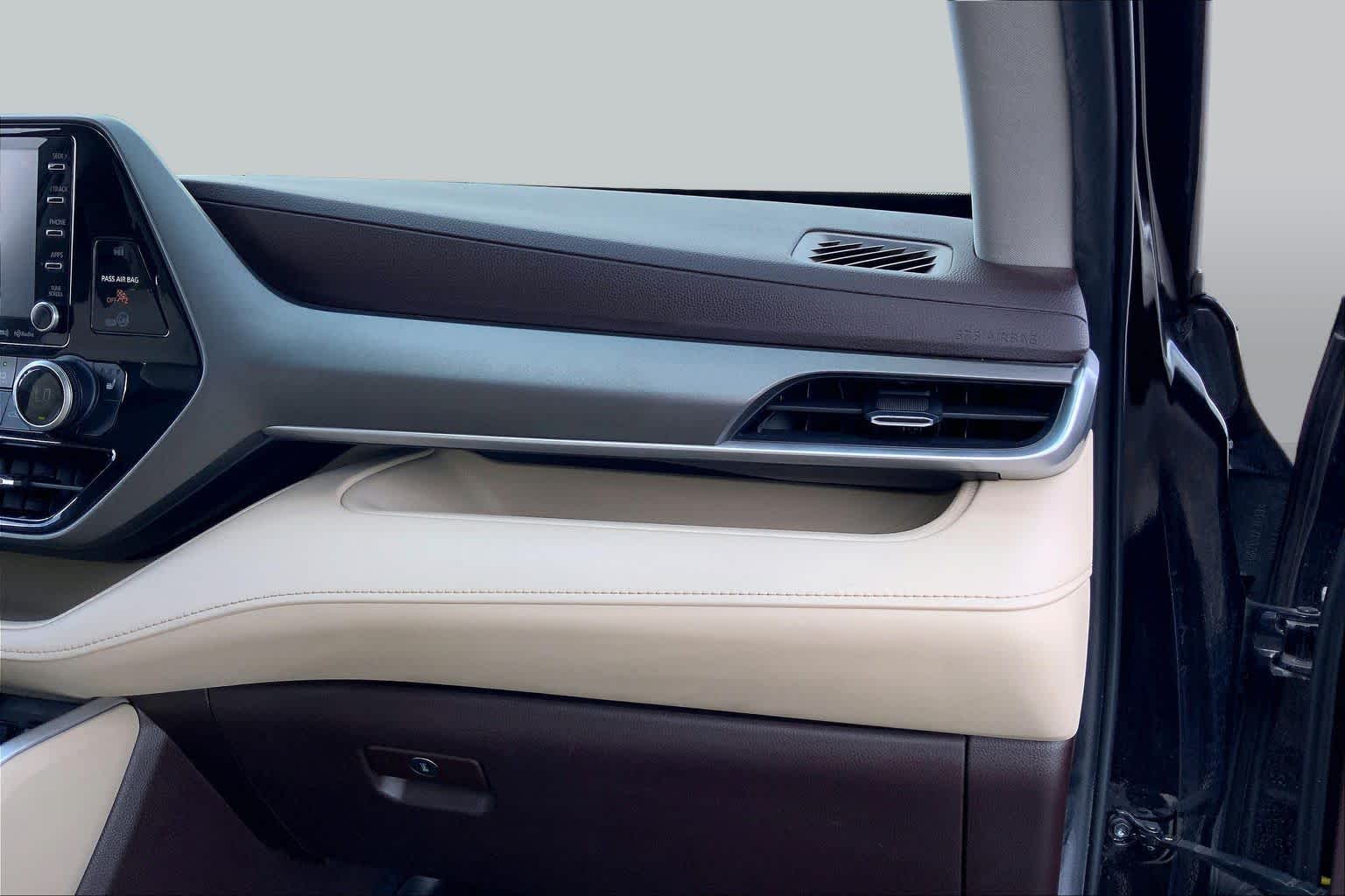 2020 Toyota Highlander XLE Opulent Amber at Group 1 Toyota Southwest