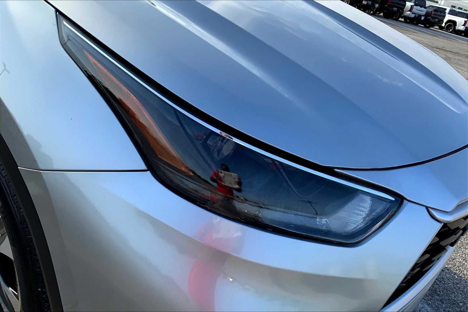 2022 Toyota Highlander XLE Celestial Silver Metallic at AutoNation Toyota Gulf Fwy