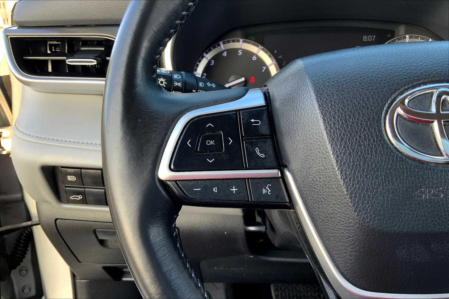 2022 Toyota Highlander XLE Celestial Silver Metallic at AutoNation Toyota Gulf Fwy
