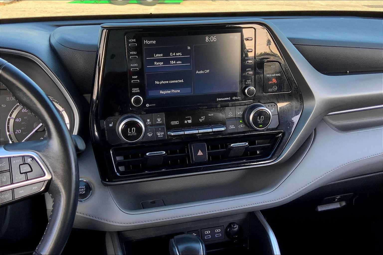 2022 Toyota Highlander XLE Celestial Silver Metallic at AutoNation Toyota Gulf Fwy