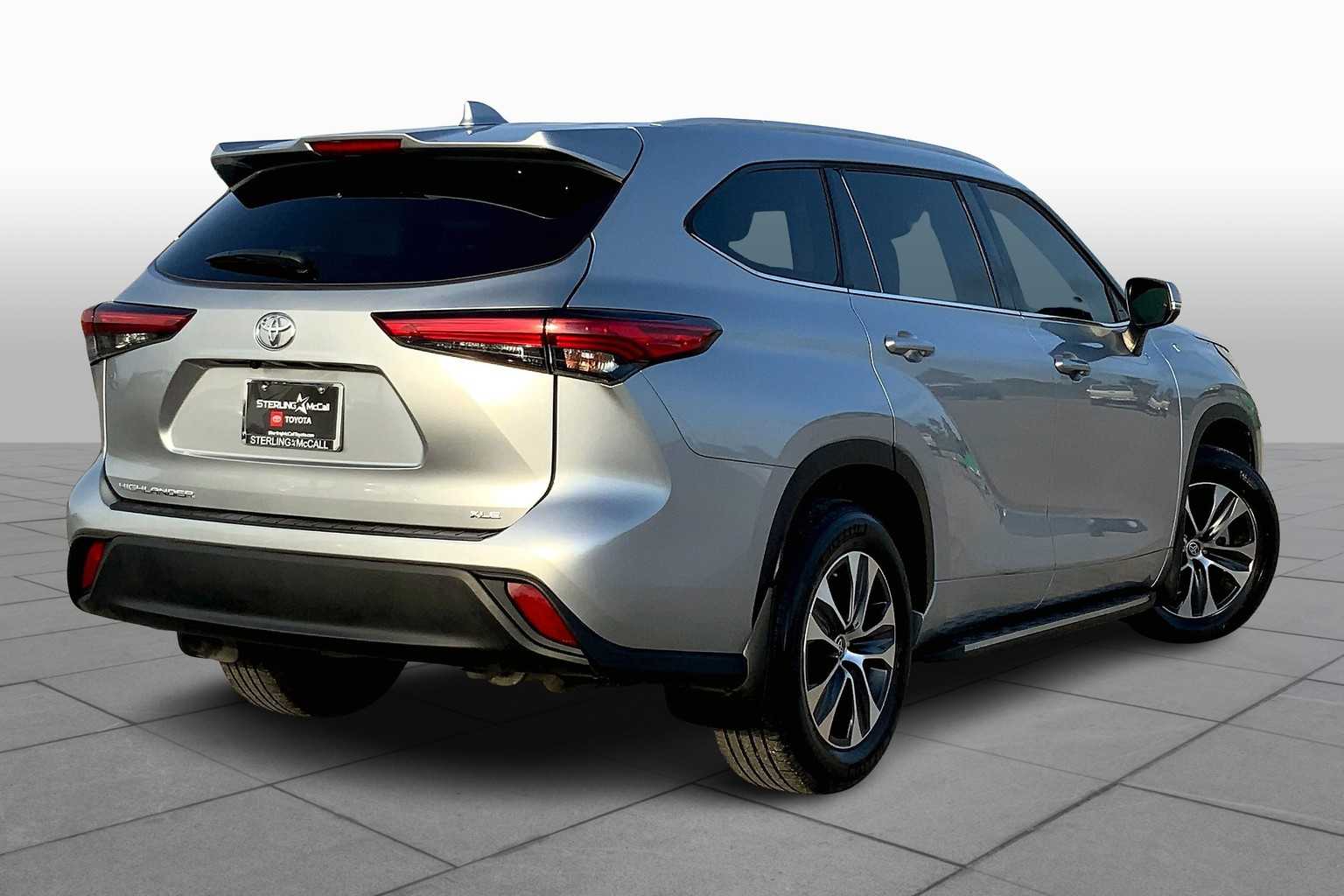 2022 Toyota Highlander XLE Celestial Silver Metallic at AutoNation Toyota Gulf Fwy