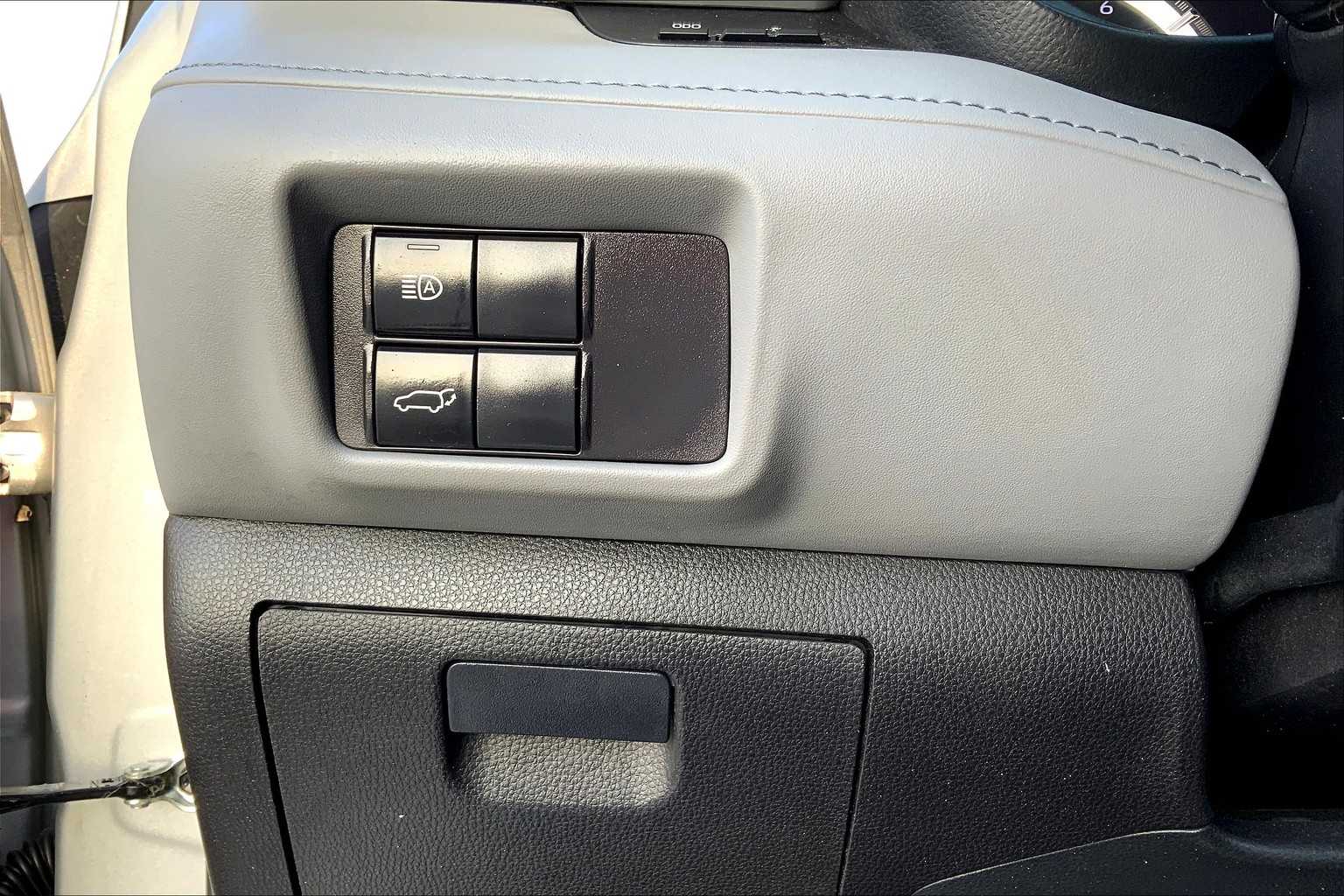 2022 Toyota Highlander XLE Celestial Silver Metallic at AutoNation Toyota Gulf Fwy