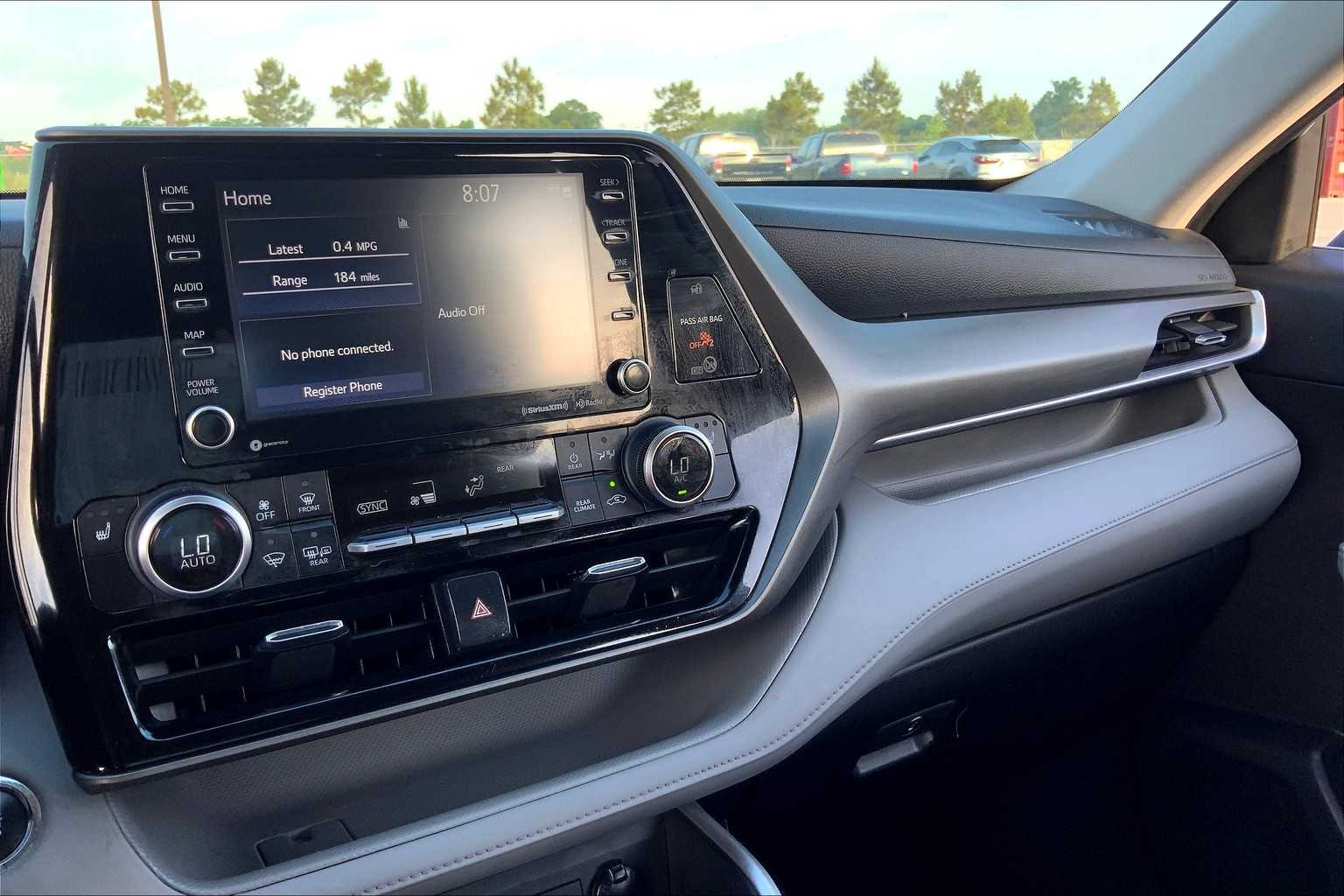 2022 Toyota Highlander XLE Celestial Silver Metallic at AutoNation Toyota Gulf Fwy