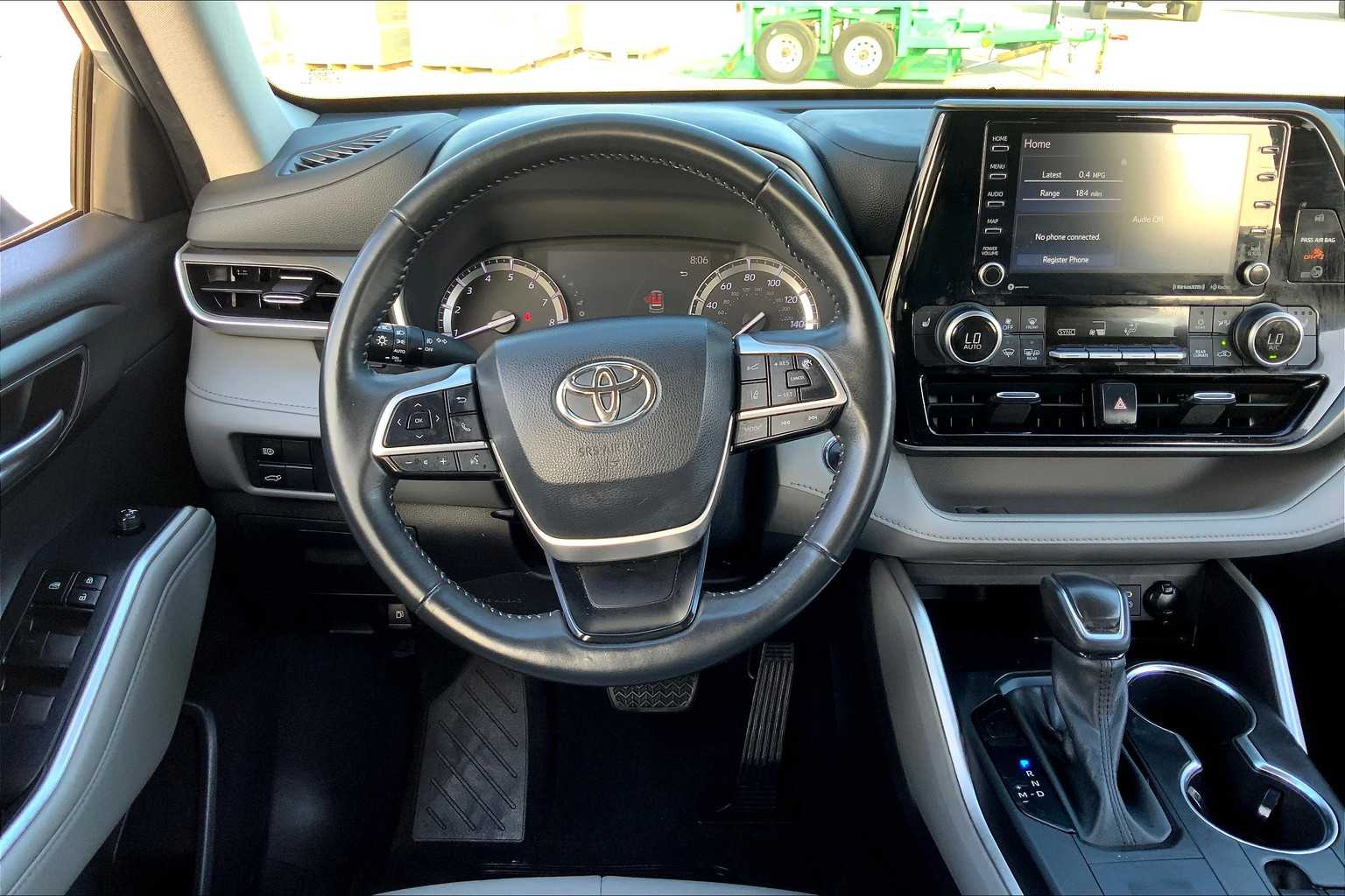 2022 Toyota Highlander XLE Celestial Silver Metallic at AutoNation Toyota Gulf Fwy