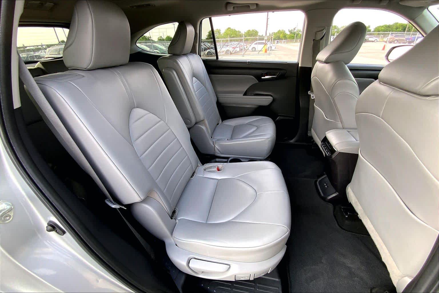 2022 Toyota Highlander XLE Celestial Silver Metallic at Group 1 Toyota Southwest