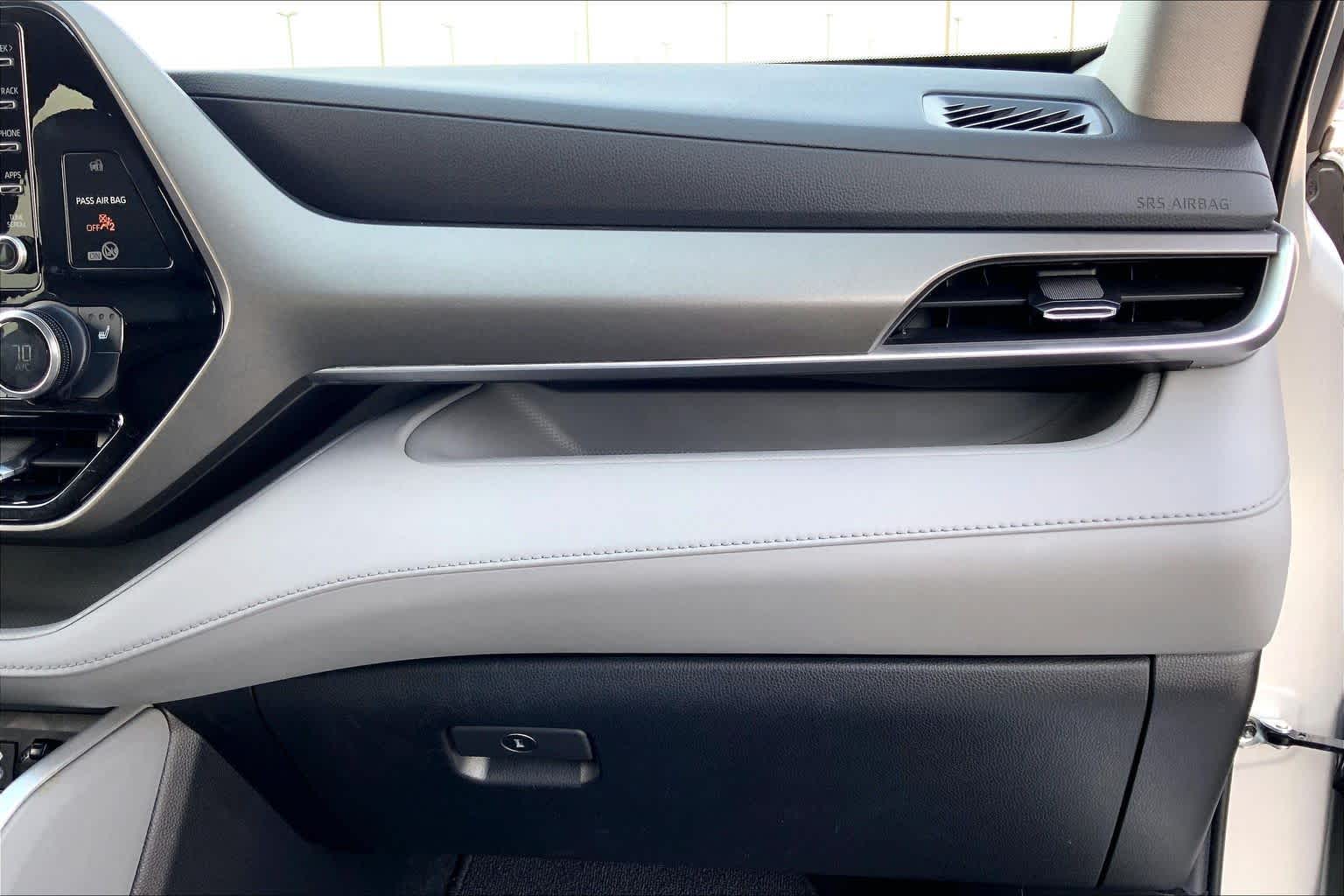 2022 Toyota Highlander XLE Celestial Silver Metallic at Group 1 Toyota Southwest
