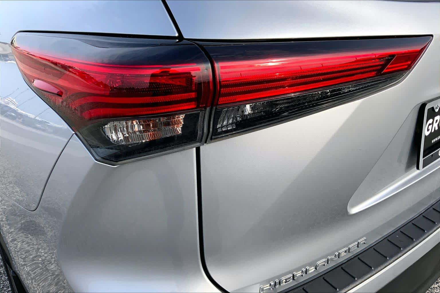 2022 Toyota Highlander XLE Celestial Silver Metallic at Group 1 Toyota Southwest