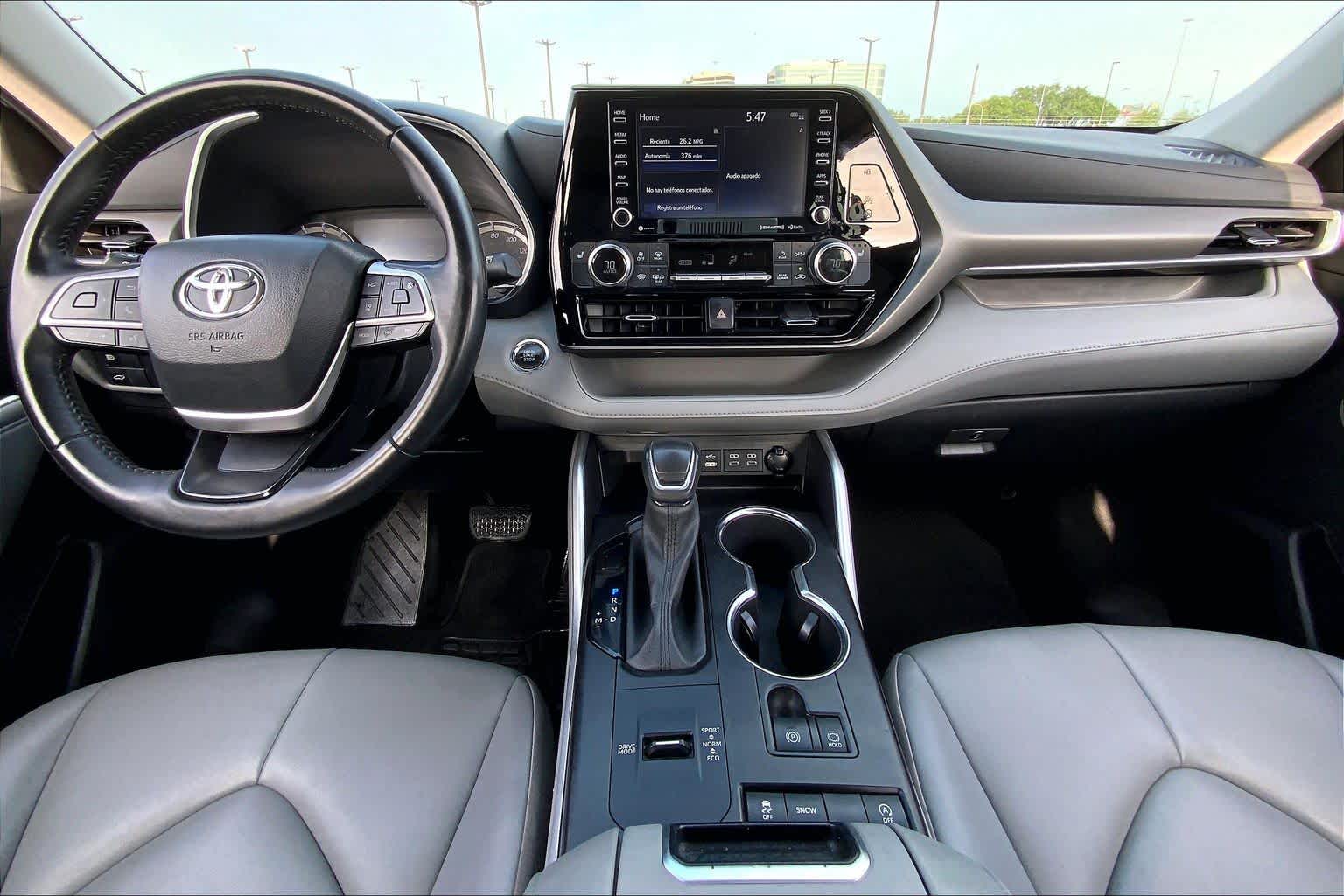 2022 Toyota Highlander XLE Celestial Silver Metallic at Group 1 Toyota Southwest