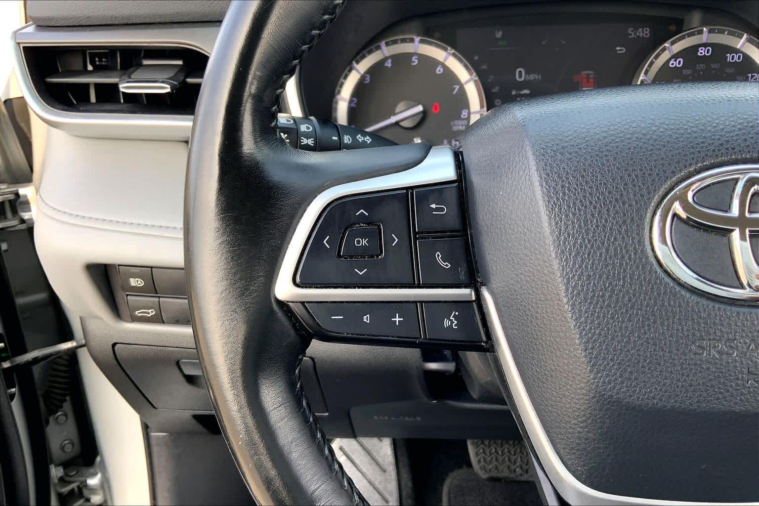 2022 Toyota Highlander XLE Celestial Silver Metallic at Group 1 Toyota Southwest
