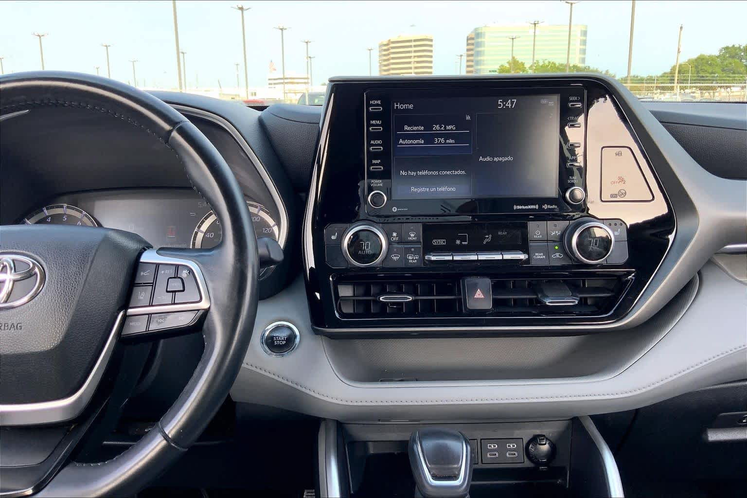2022 Toyota Highlander XLE Celestial Silver Metallic at Group 1 Toyota Southwest