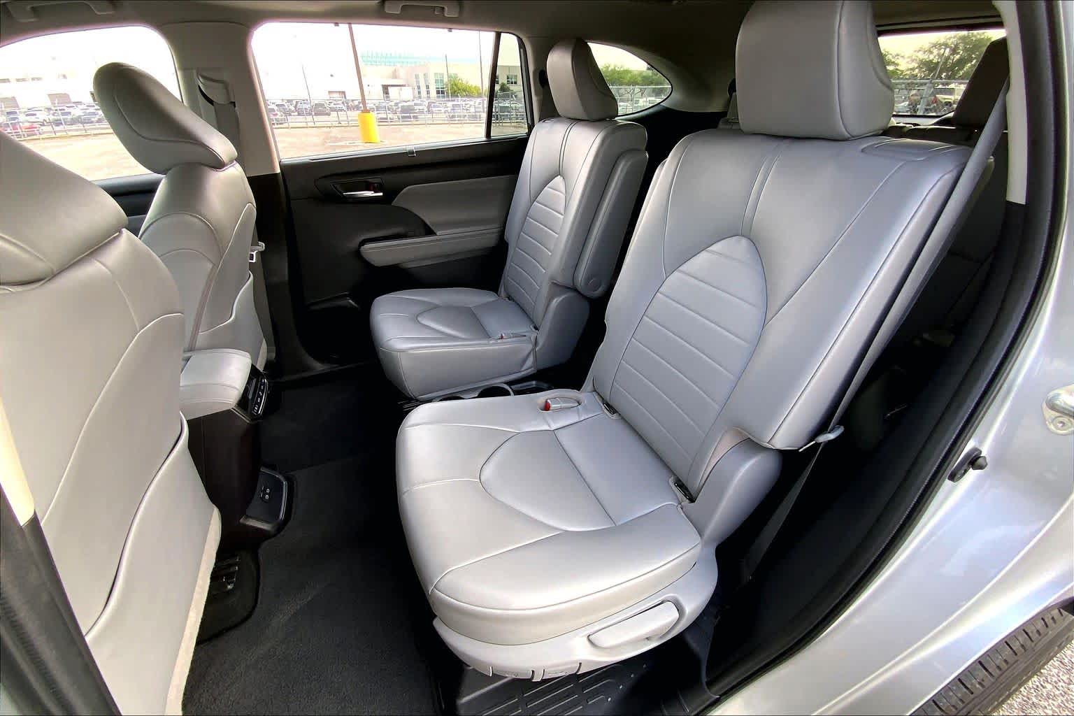 2022 Toyota Highlander XLE Celestial Silver Metallic at Group 1 Toyota Southwest