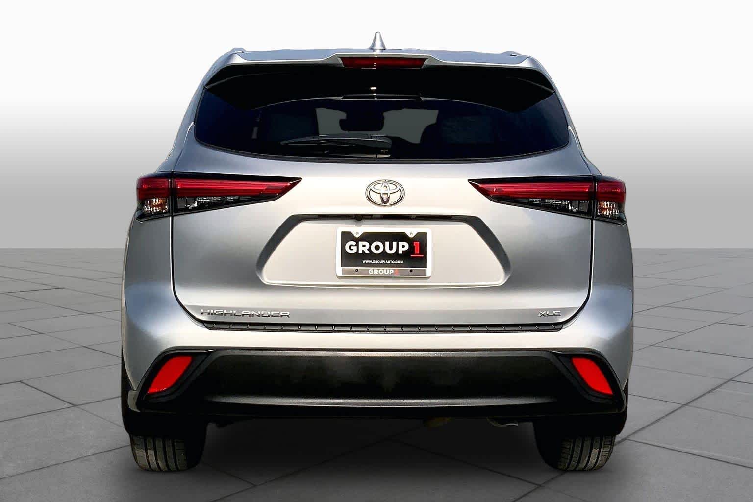2022 Toyota Highlander XLE Celestial Silver Metallic at Group 1 Toyota Southwest