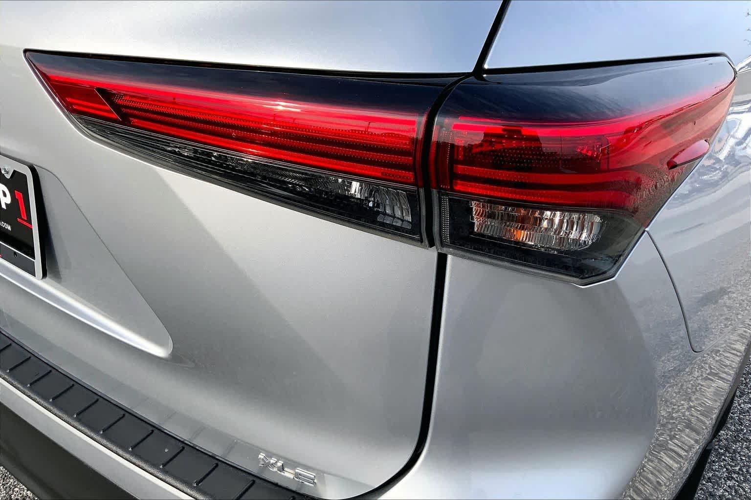 2022 Toyota Highlander XLE Celestial Silver Metallic at Group 1 Toyota Southwest