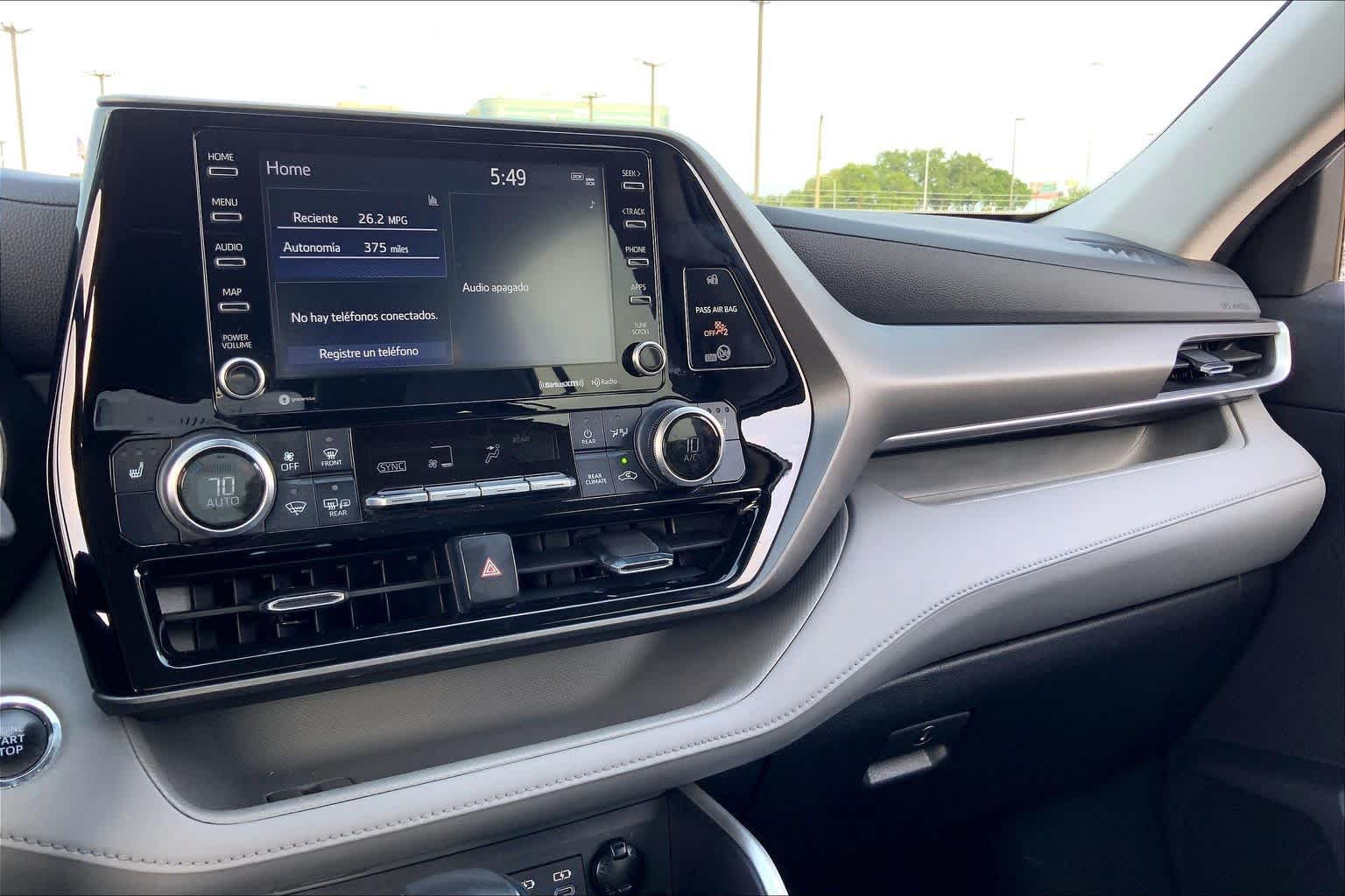 2022 Toyota Highlander XLE Celestial Silver Metallic at Group 1 Toyota Southwest