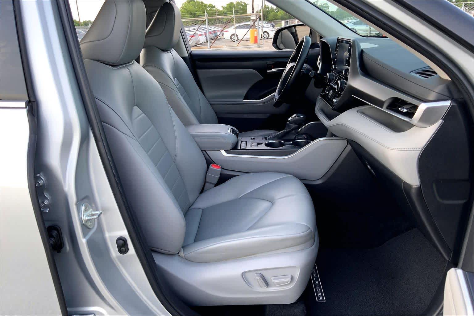 2022 Toyota Highlander XLE Celestial Silver Metallic at Group 1 Toyota Southwest