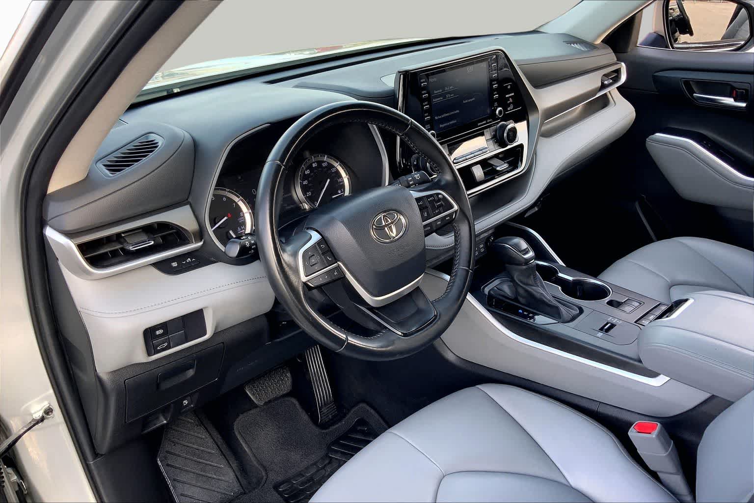 2022 Toyota Highlander XLE Celestial Silver Metallic at AutoNation Toyota Gulf Fwy