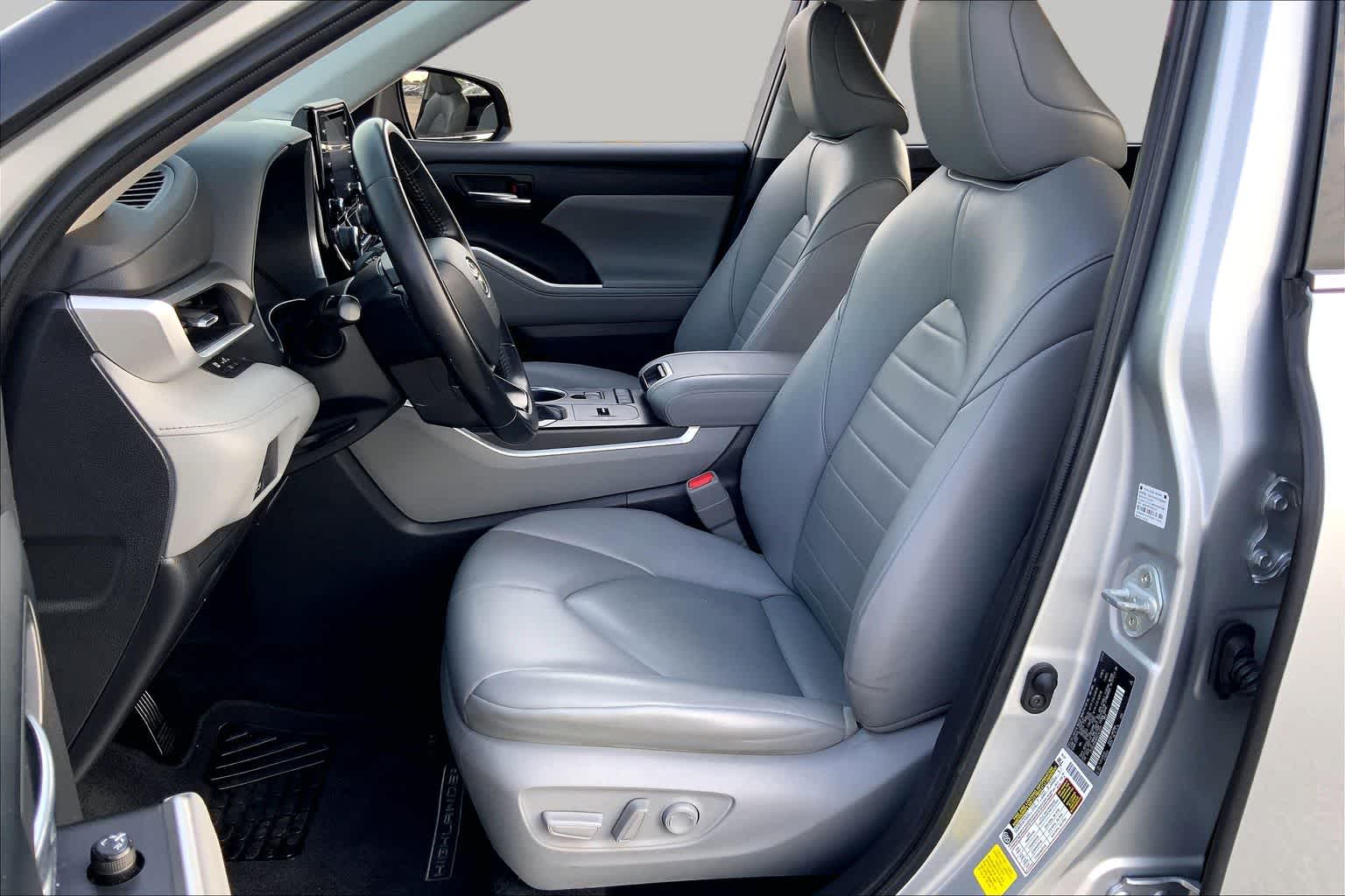 2022 Toyota Highlander XLE Celestial Silver Metallic at AutoNation Toyota Gulf Fwy