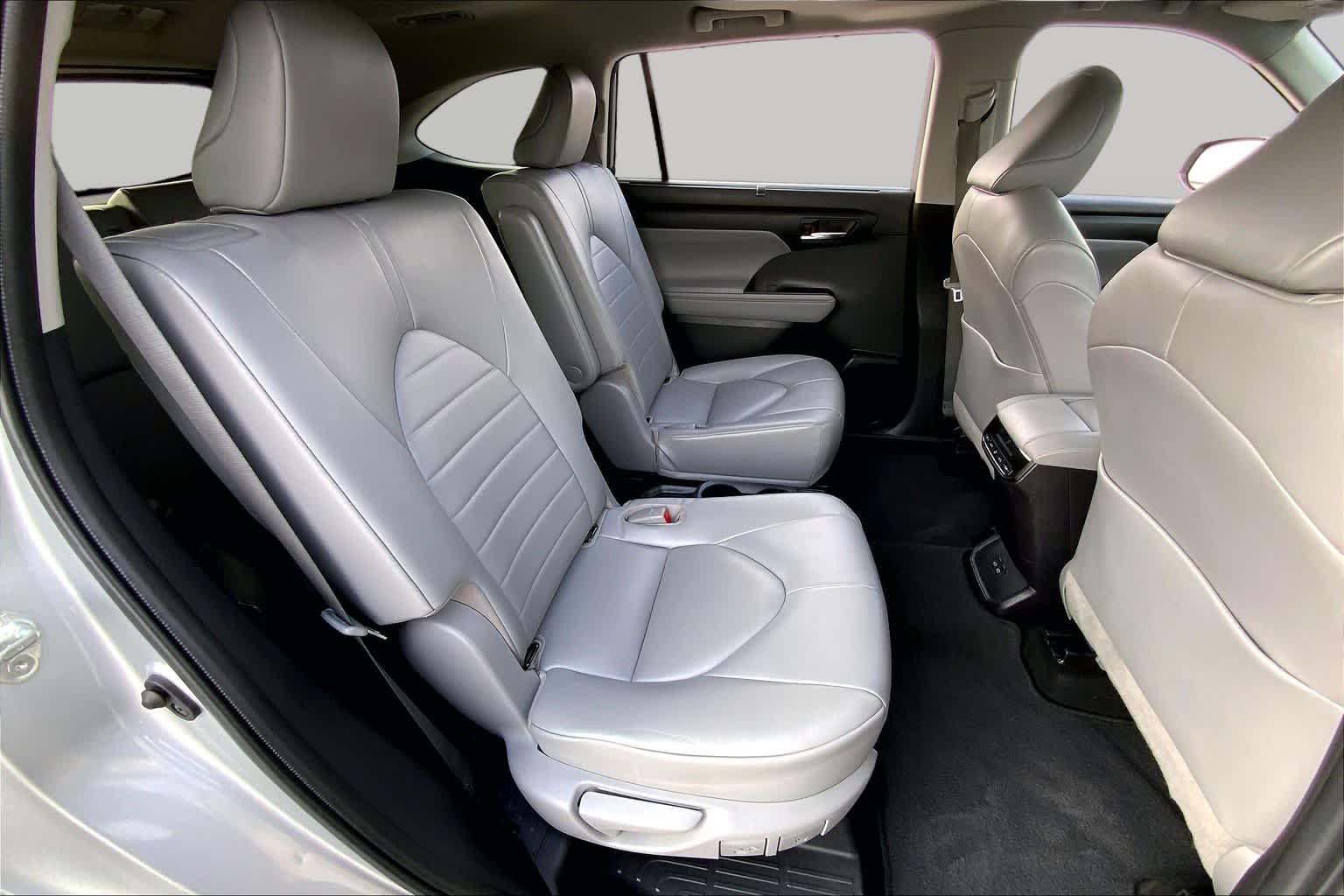 2022 Toyota Highlander XLE Celestial Silver Metallic at AutoNation Toyota Gulf Fwy