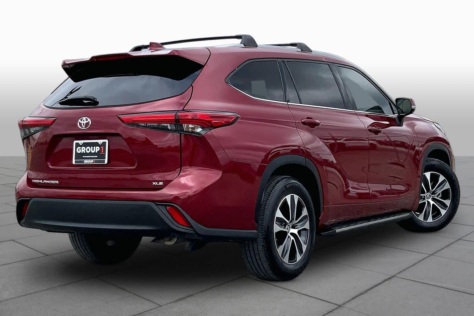 2021 Toyota Highlander XLE Ruby Flare Pearl at AutoNation Toyota Gulf Fwy