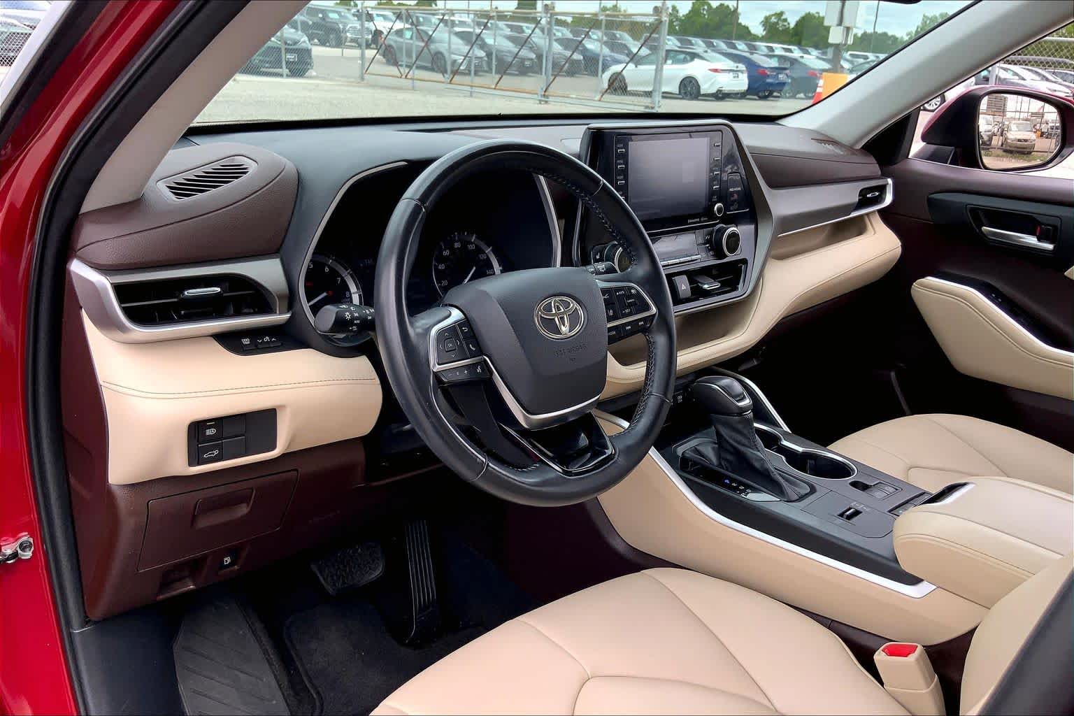 2021 Toyota Highlander XLE Ruby Flare Pearl at AutoNation Toyota Gulf Fwy