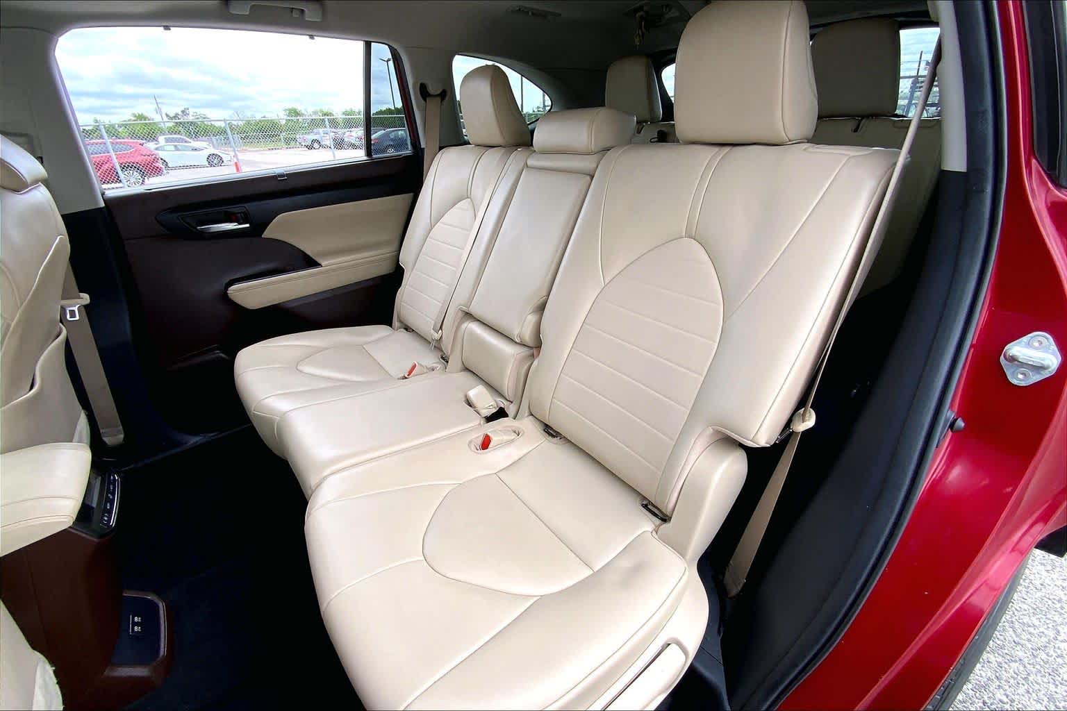 2021 Toyota Highlander XLE Ruby Flare Pearl at AutoNation Toyota Gulf Fwy