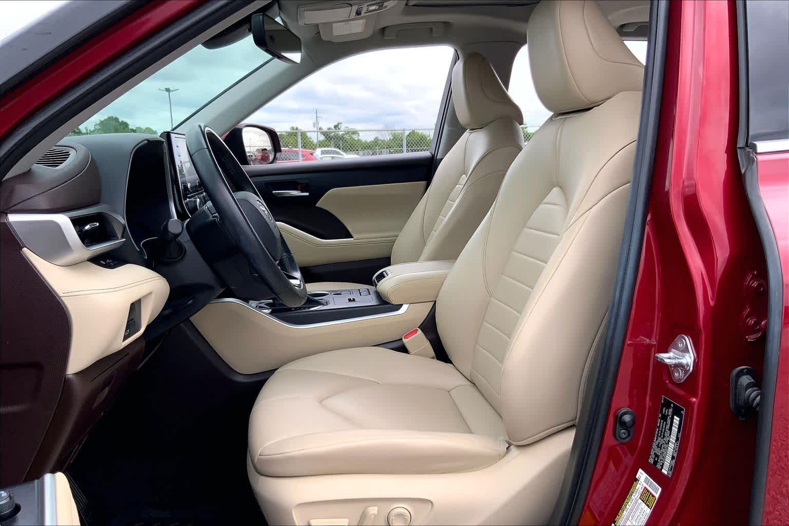 2021 Toyota Highlander XLE Ruby Flare Pearl at AutoNation Toyota Gulf Fwy
