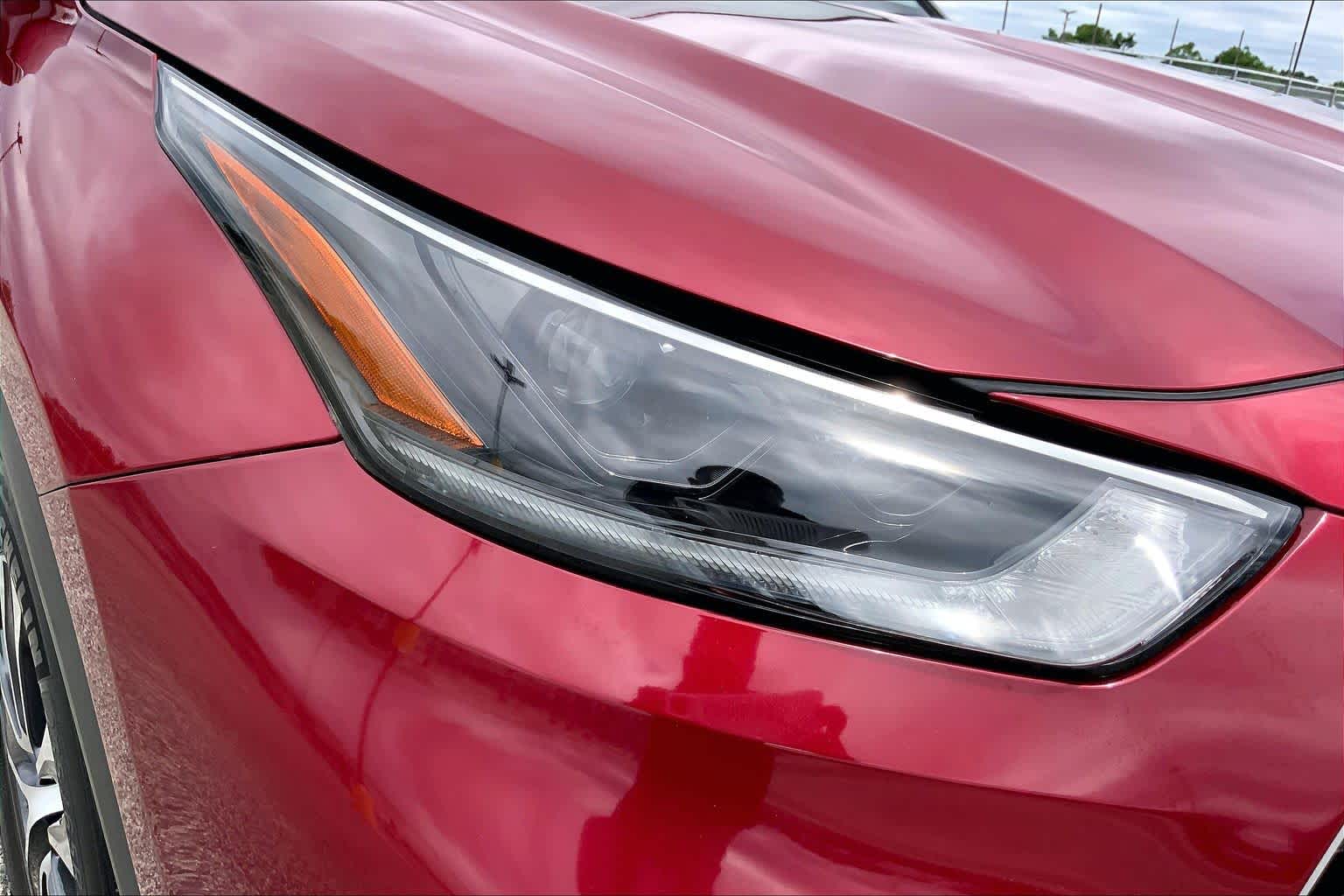 2021 Toyota Highlander XLE Ruby Flare Pearl at AutoNation Toyota Gulf Fwy