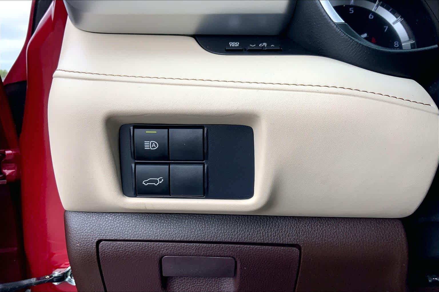 2021 Toyota Highlander XLE Ruby Flare Pearl at AutoNation Toyota Gulf Fwy