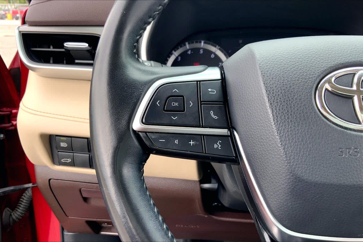 2021 Toyota Highlander XLE Ruby Flare Pearl at AutoNation Toyota Gulf Fwy