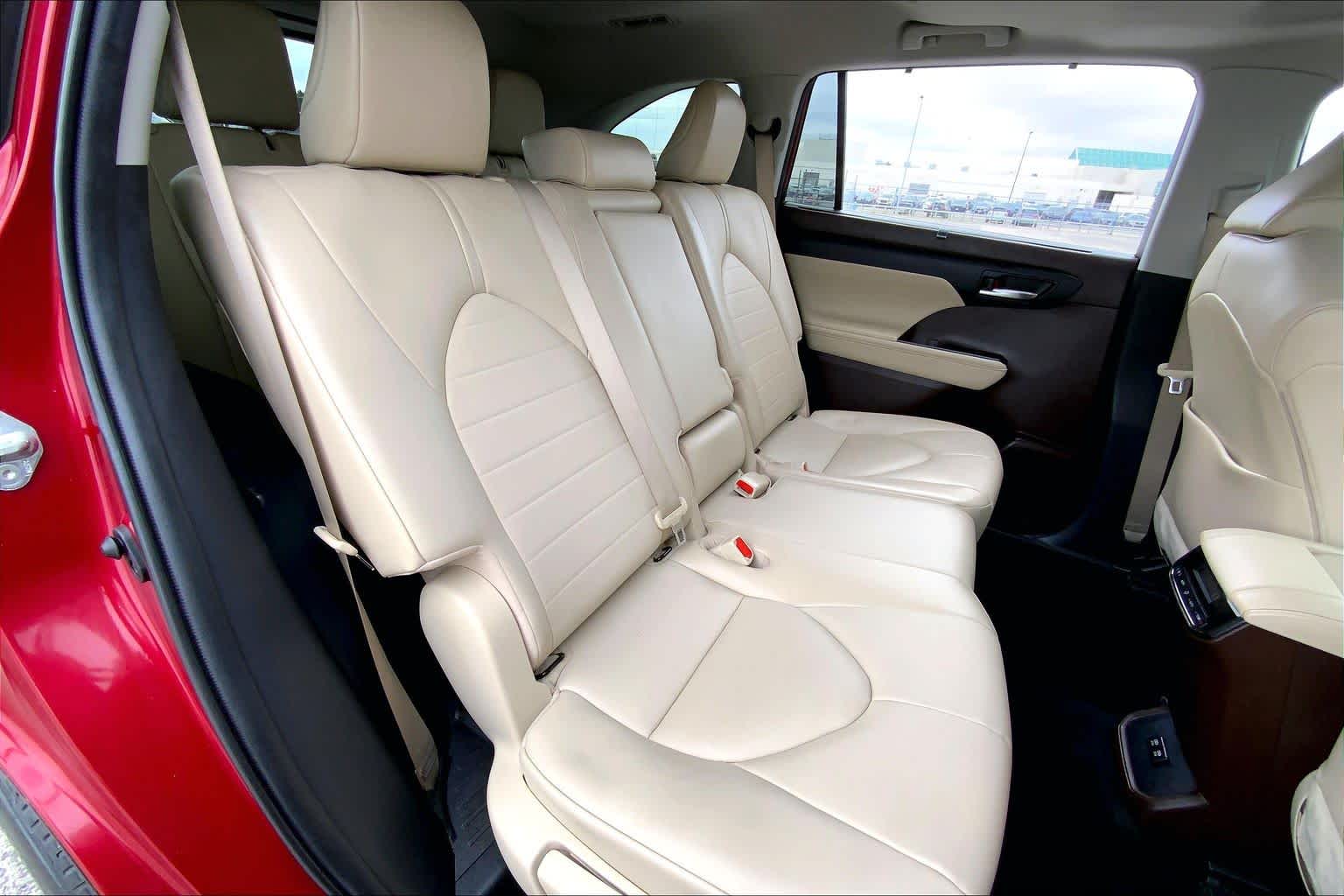 2021 Toyota Highlander XLE Ruby Flare Pearl at AutoNation Toyota Gulf Fwy