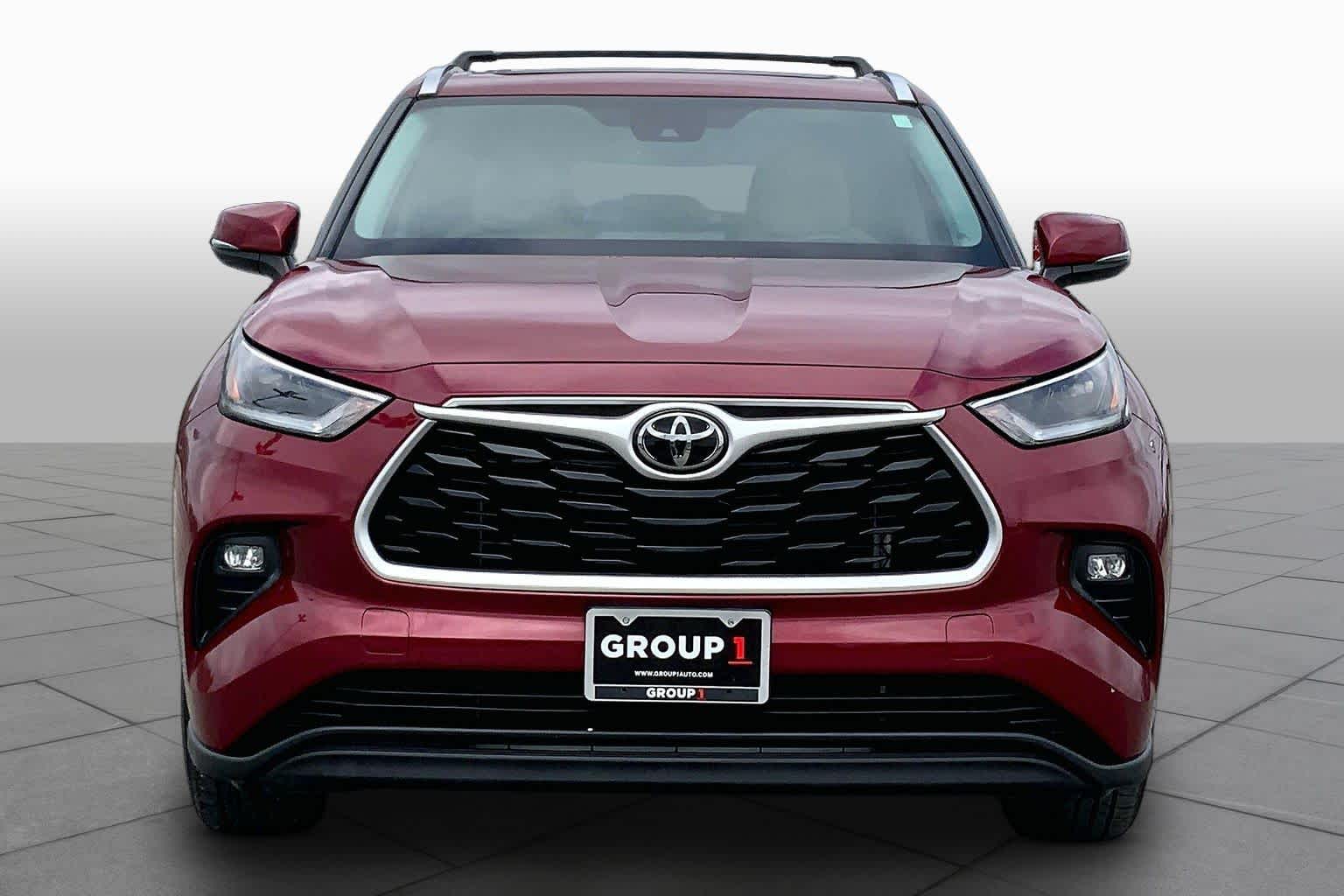 2021 Toyota Highlander XLE Ruby Flare Pearl at AutoNation Toyota Gulf Fwy