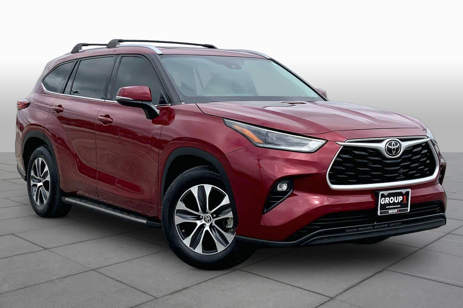 2021 Toyota Highlander XLE Ruby Flare Pearl at AutoNation Toyota Gulf Fwy