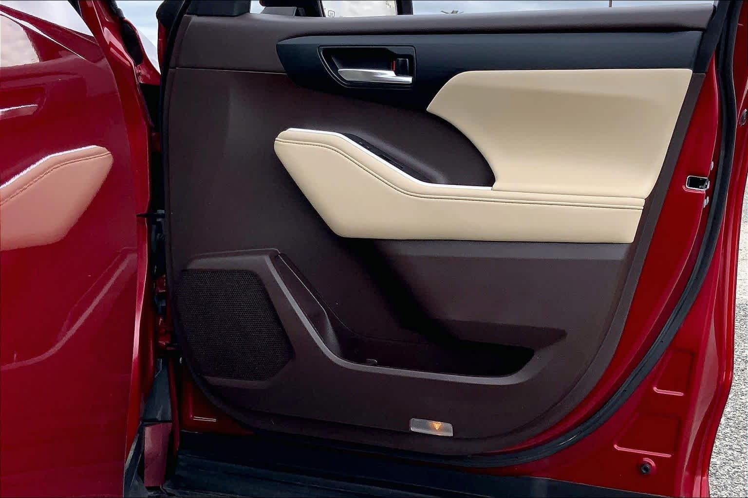 2021 Toyota Highlander XLE Ruby Flare Pearl at AutoNation Toyota Gulf Fwy