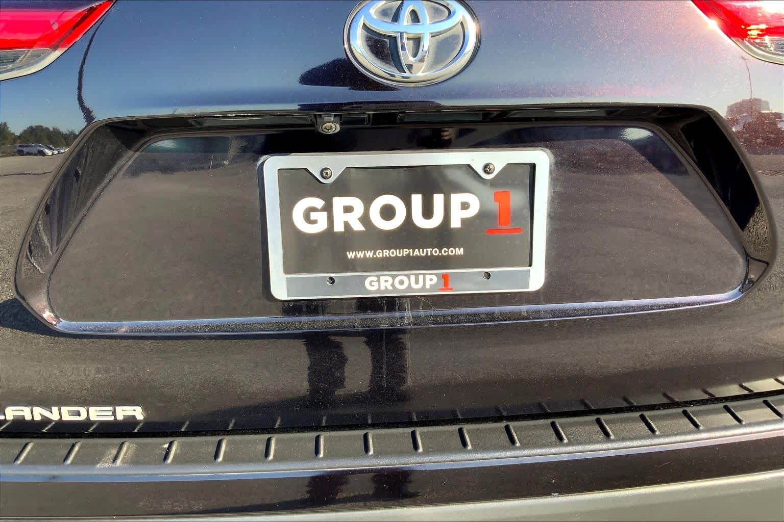 2022 Toyota Highlander photo 9 of 35