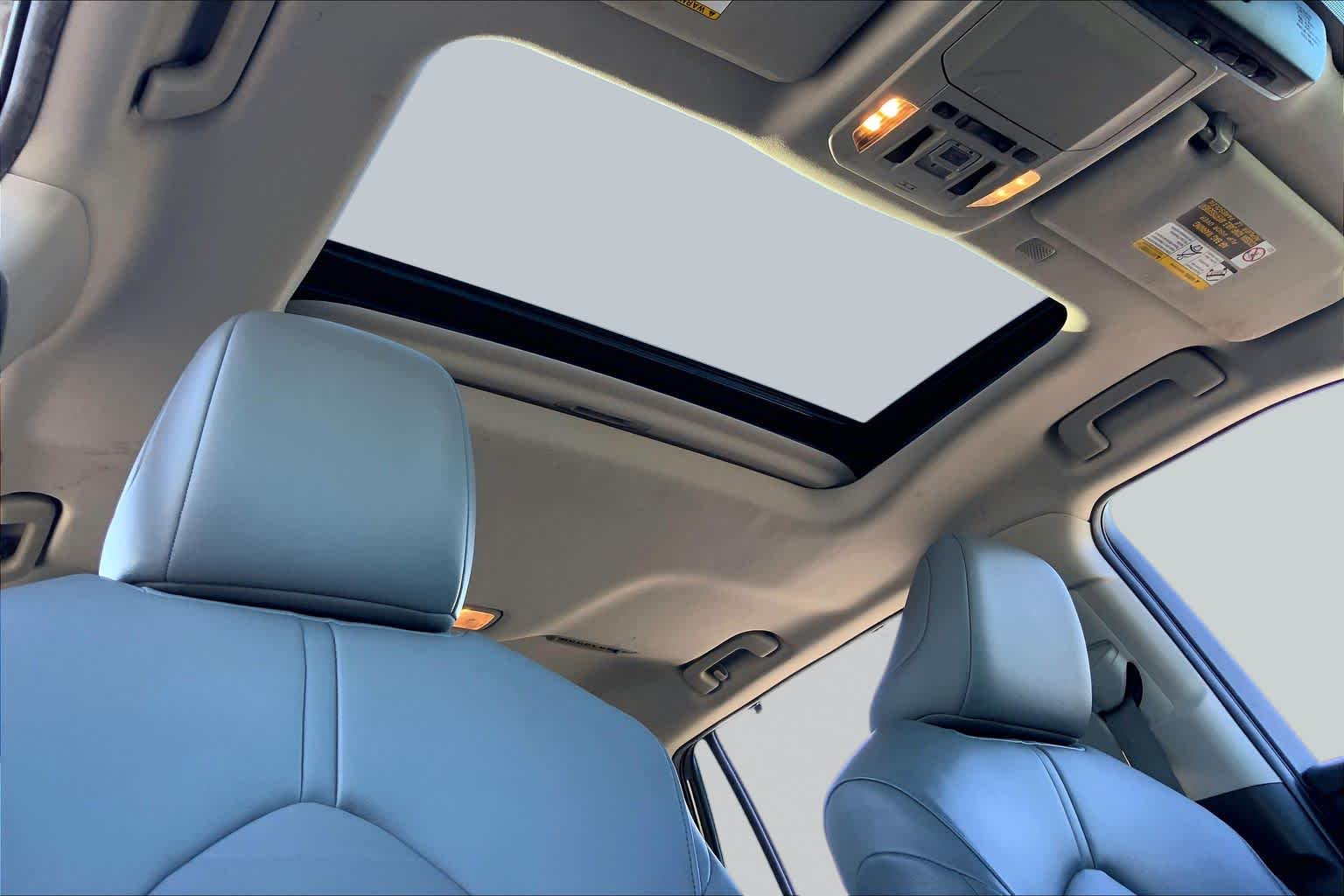 2022 Toyota Highlander photo 13 of 35