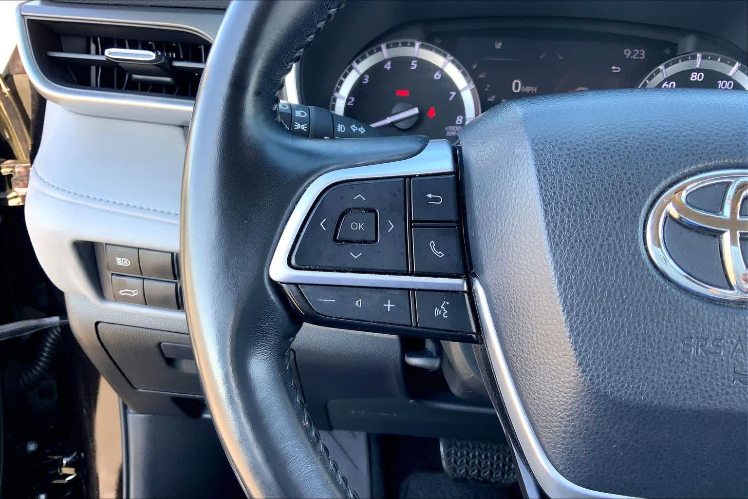 2022 Toyota Highlander photo 22 of 35