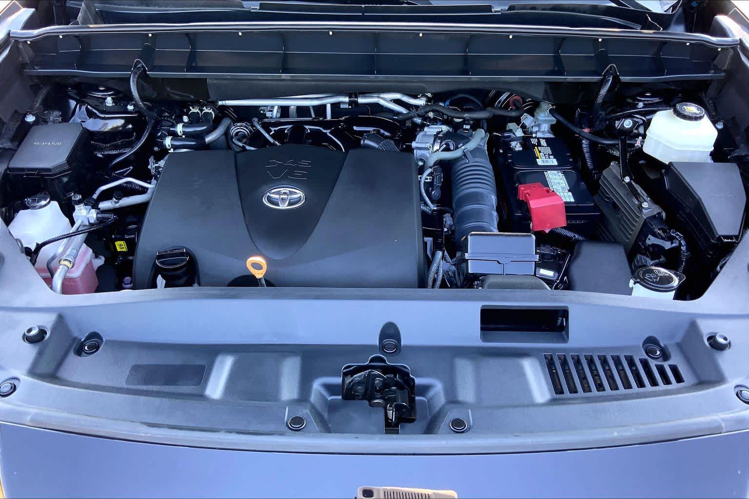 2022 Toyota Highlander photo 30 of 35