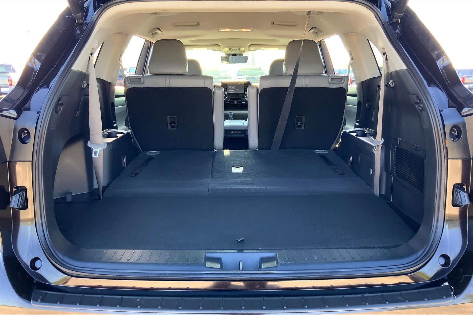 2022 Toyota Highlander photo 33 of 35