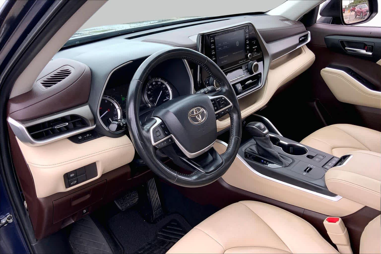 2022 Toyota Highlander XLE Blueprint at Group 1 Toyota Southwest