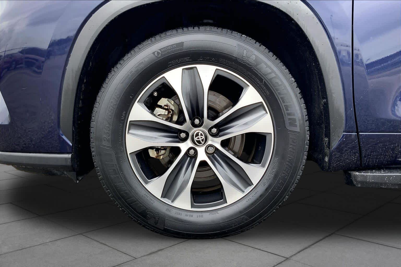 2022 Toyota Highlander XLE Blueprint at Group 1 Toyota Southwest