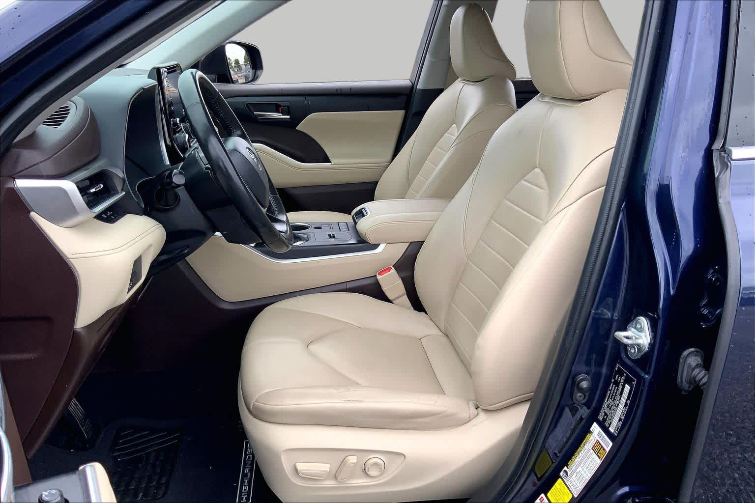 2022 Toyota Highlander XLE Blueprint at Group 1 Toyota Southwest