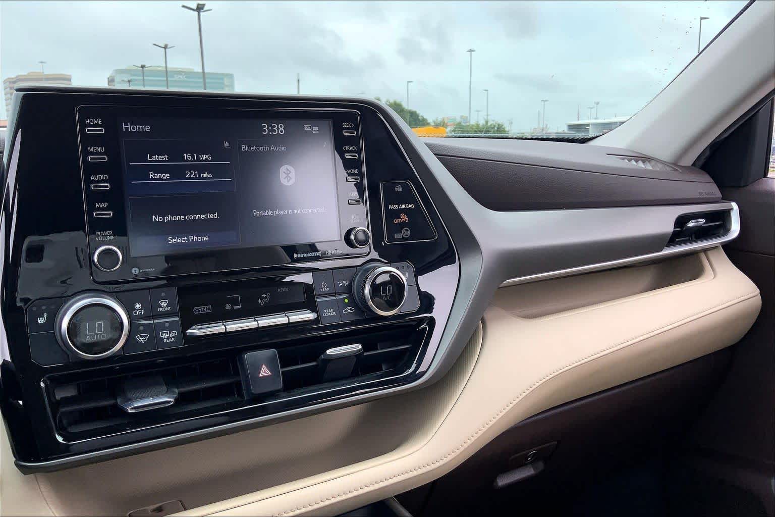 2022 Toyota Highlander XLE Blueprint at Group 1 Toyota Southwest