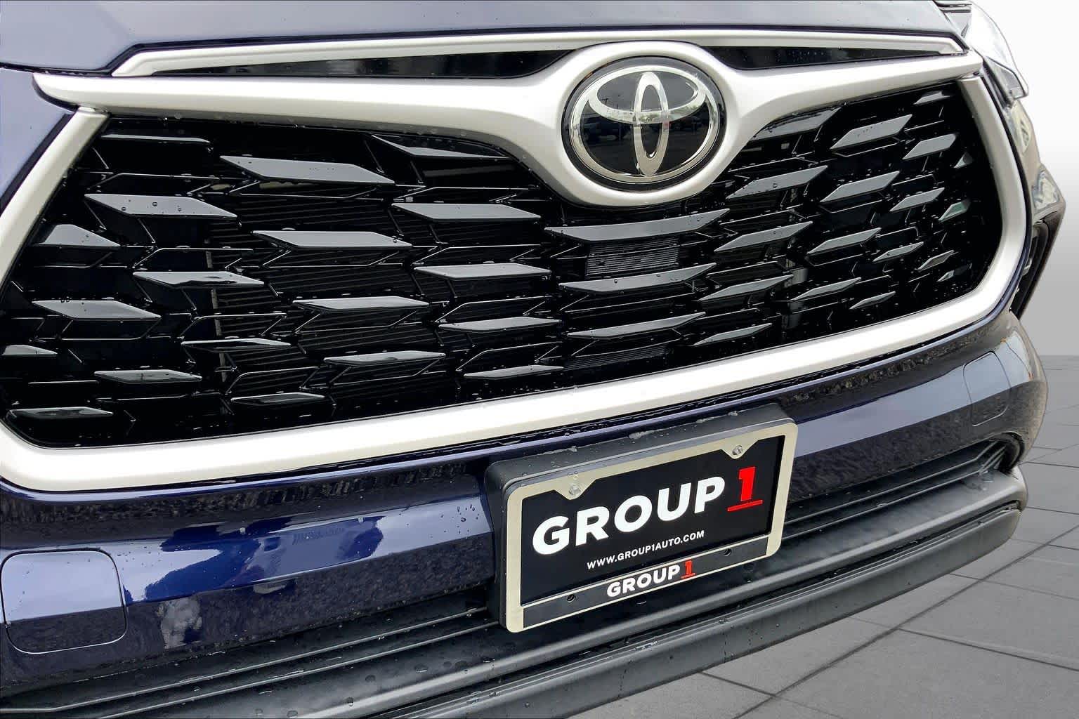 2022 Toyota Highlander XLE Blueprint at Group 1 Toyota Southwest