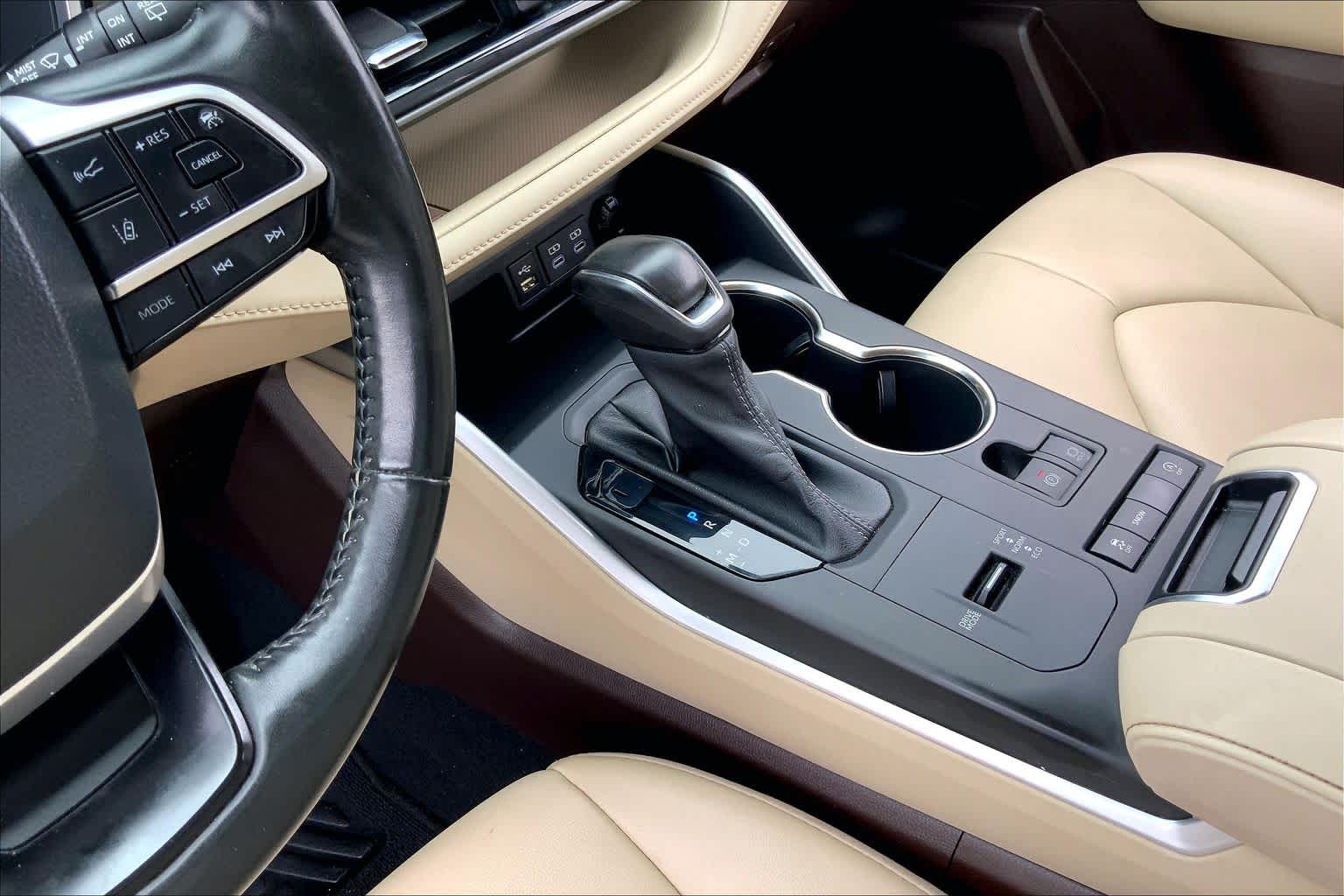 2022 Toyota Highlander XLE Blueprint at Group 1 Toyota Southwest