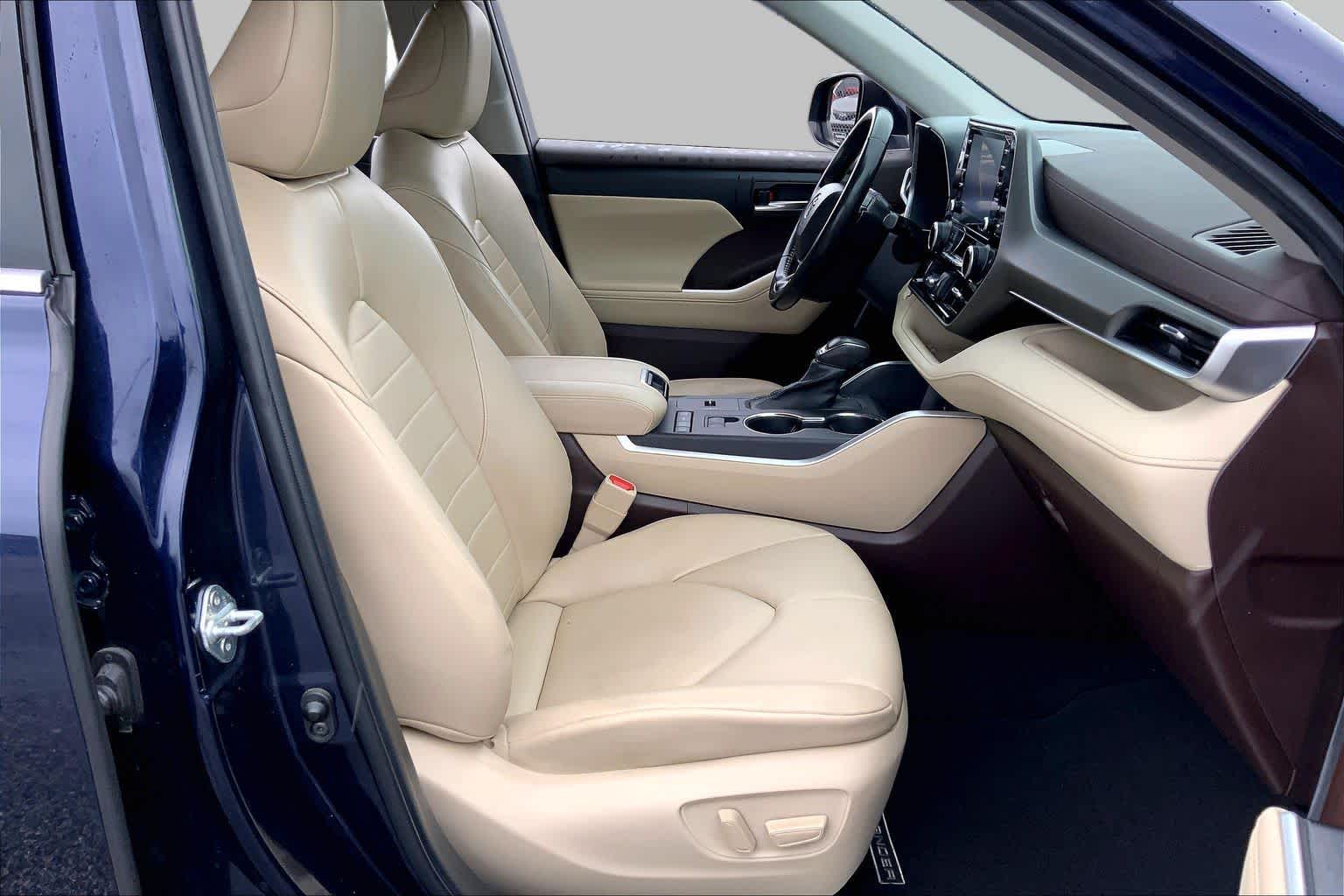 2022 Toyota Highlander XLE Blueprint at Group 1 Toyota Southwest
