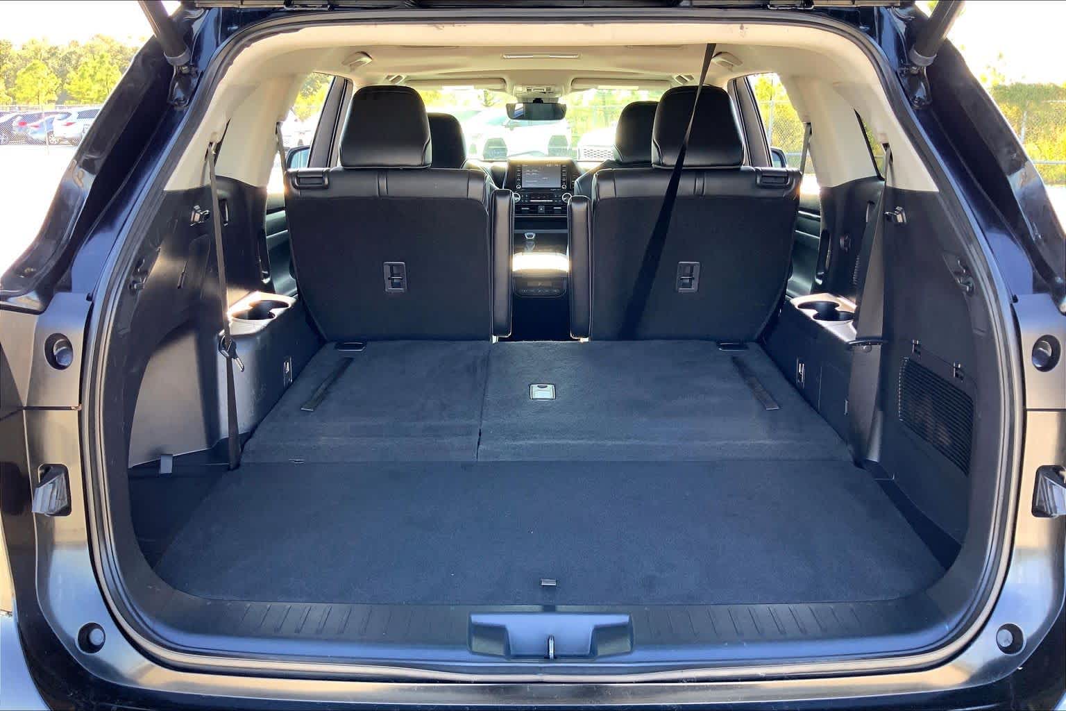 2021 Toyota Highlander photo 34 of 36