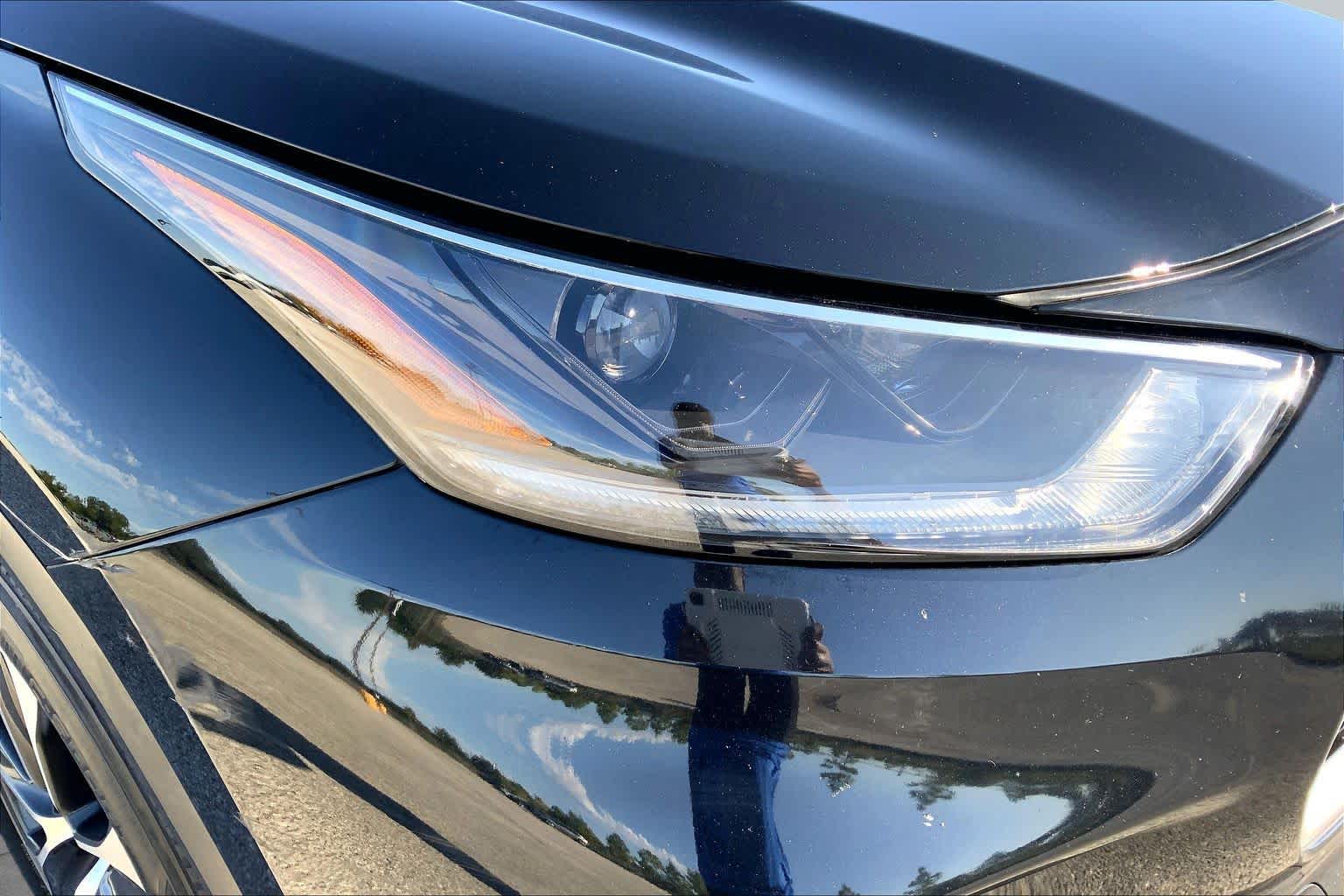 2021 Toyota Highlander photo 27 of 36