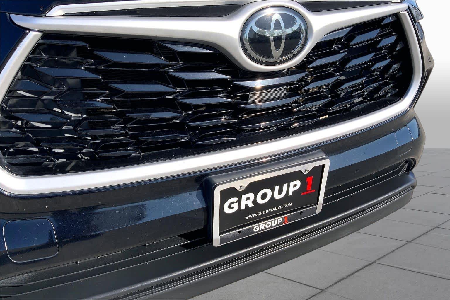 2021 Toyota Highlander photo 29 of 36